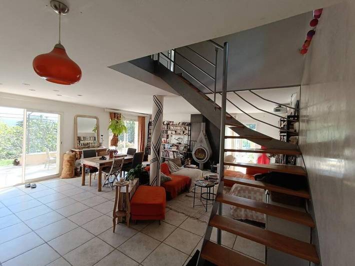Location de vacances pour 6 personnes, avec piscine et jardin ainsi que terrasse et vue à Reillanne - 4