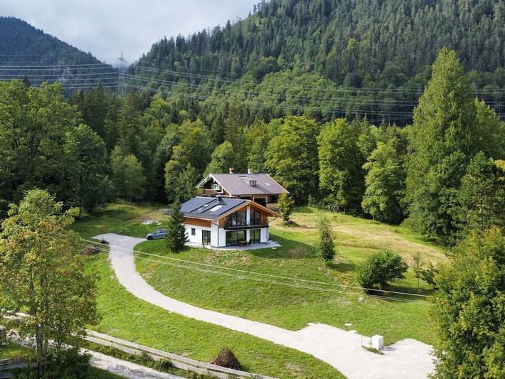 Ferienhaus für 4 Personen, mit Balkon und Garten sowie Seeblick im Tölzer Land - 2