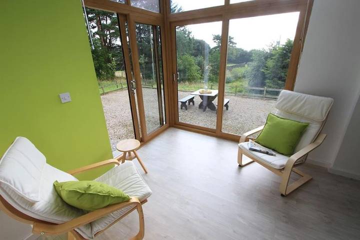 Log cabin for 4 people, with Balcony and Terrace as well as Garden and View in Kendal