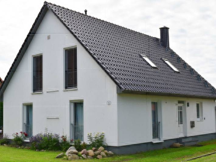 Ferienwohnung für 5 Personen, mit Ausblick und Garten sowie Seeblick in Garz/Rügen