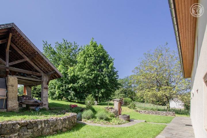 Gîte pour 5 personnes, avec Terrasse ainsi que Jardin et Vue