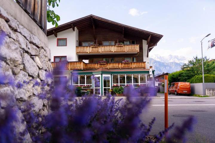 Hotel voor 5 personen, met uitzicht en terras in Axams