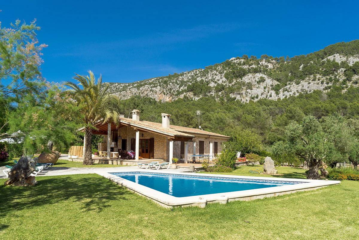 Finca Catrell in Crestatx in Crestatx, Sa Pobla