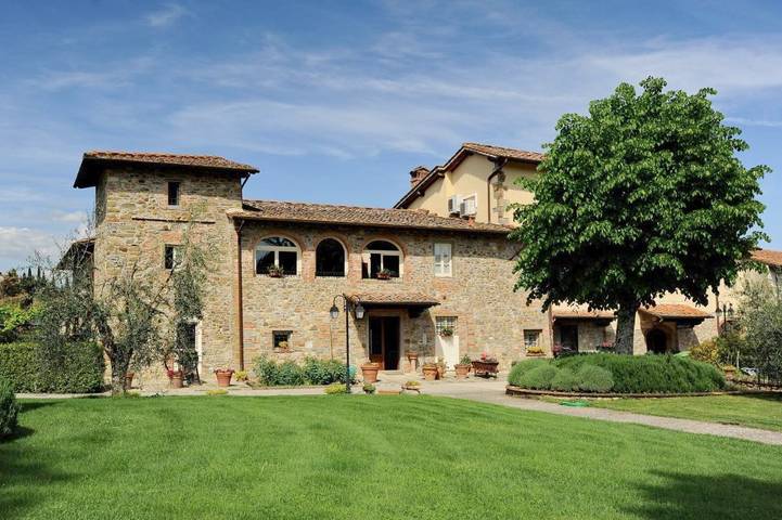 Agriturismo per 4 persone, con giardino e panorama nonché piscina, con animali domestici in Cavriglia