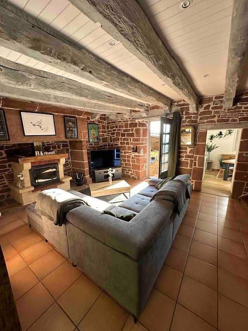 Gîte pour 6 personnes, avec jacuzzi et jardin, animaux acceptés à Lagleygeolle