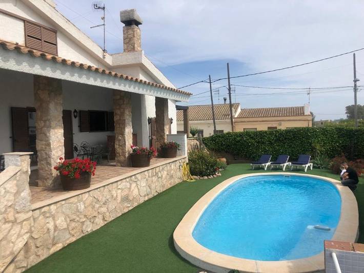 Location de vacances pour 9 personnes, avec balcon et vue ainsi que jardin et piscine dans Els Muntells - 4