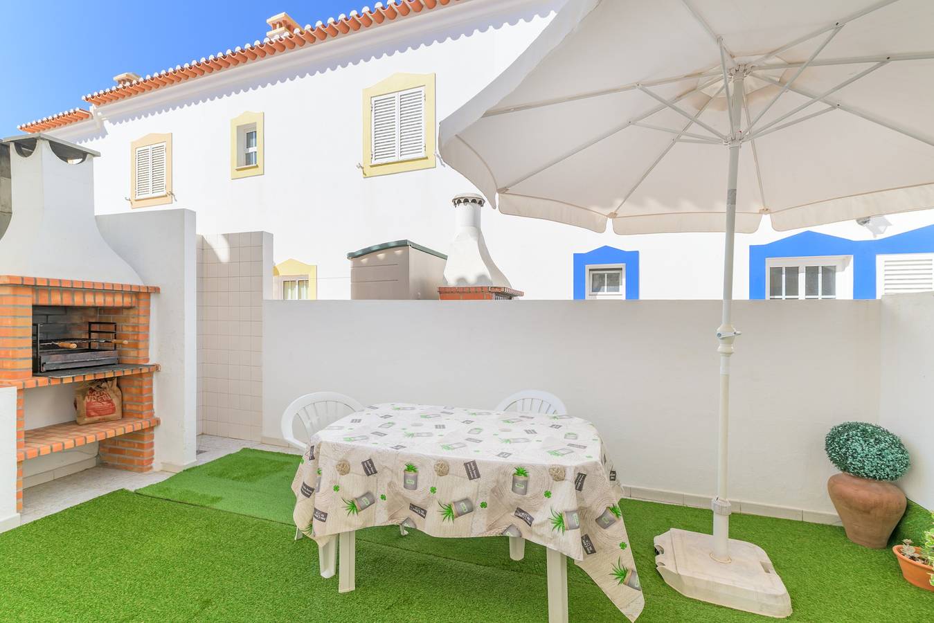 Casa Margarida: Terraza Privada, Balcón y Wi-Fi en Almograve in Longueira/Almograve, Costa Alentejana