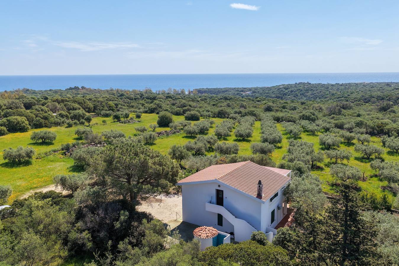 Entire apartment, Villa Francesco with Sea View in Sas Linnas Siccas, Orosei