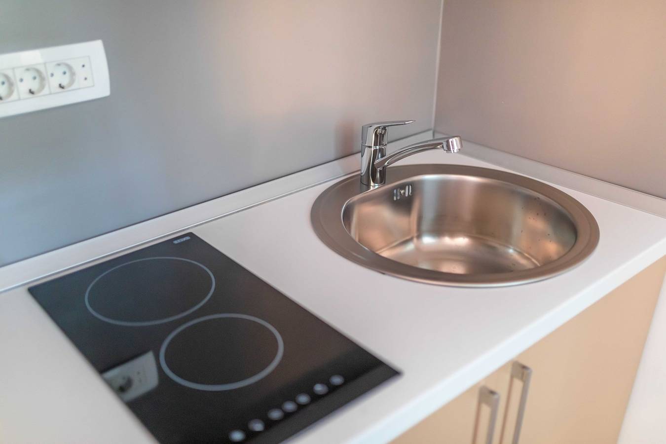 Ganze Wohnung, Superior Studio with Sea View in Dobra Voda, Montenegro