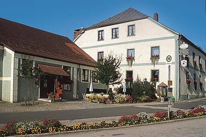 Gasthof zur Post - Ferienwohnung Postresidenz in Eschlkam, Ostbayern