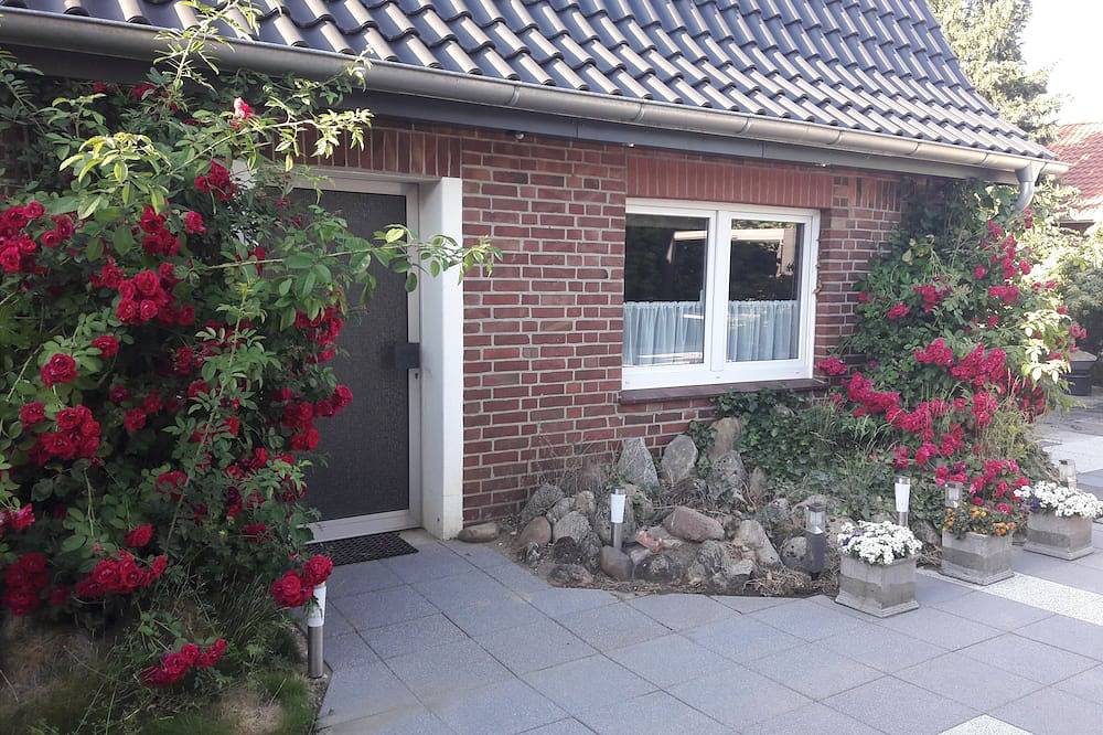 Ferienhaus mit Terrasse; ideal für Naturliebhaber, Radfahrer und Angler! in Thomasburg, Nordheide