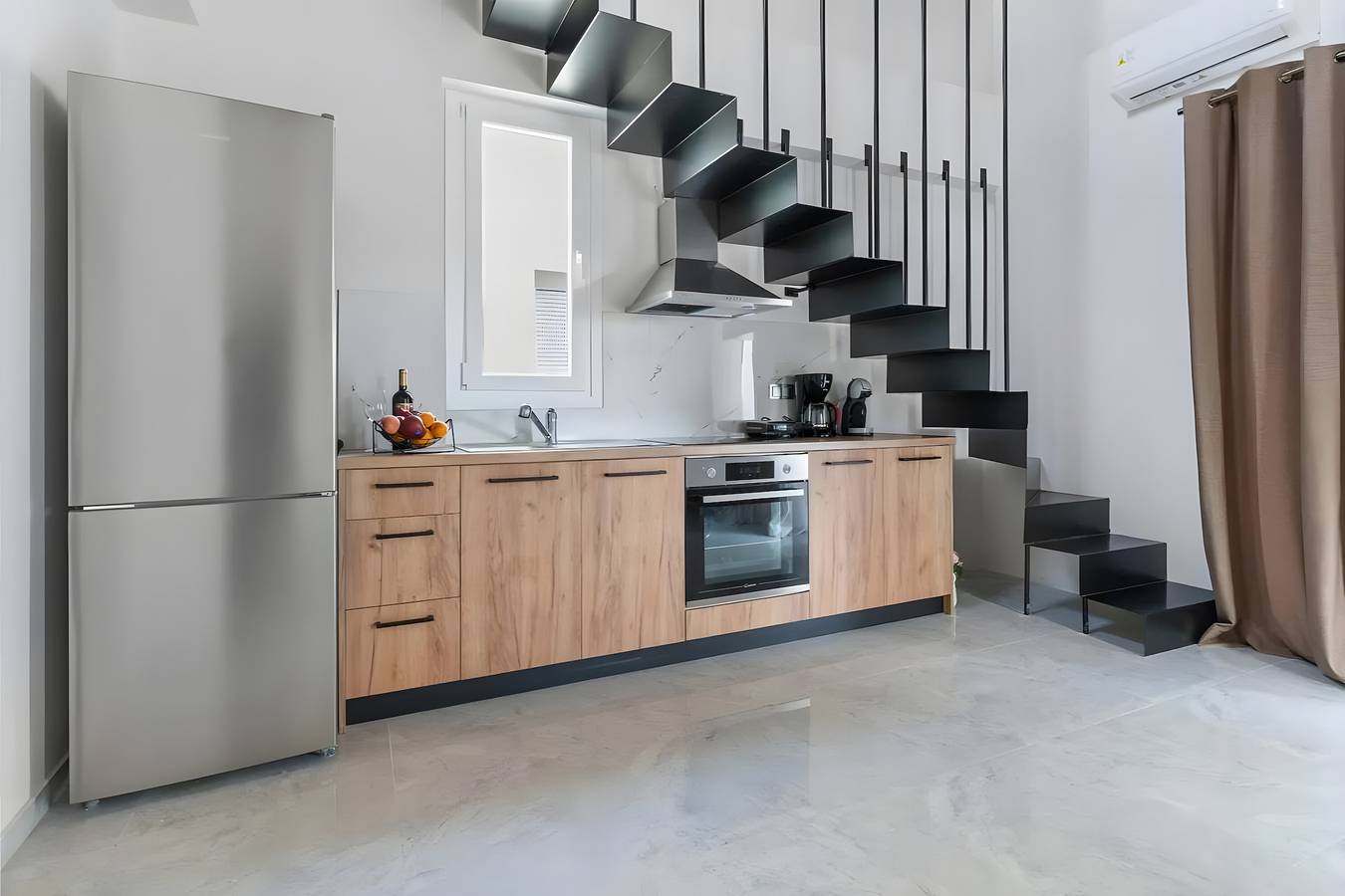 Appartamento intero, Appartamento 'Miralis' con Vista Montagna, Wi-Fi e Aria Condizionata in Nikiana, Grecia