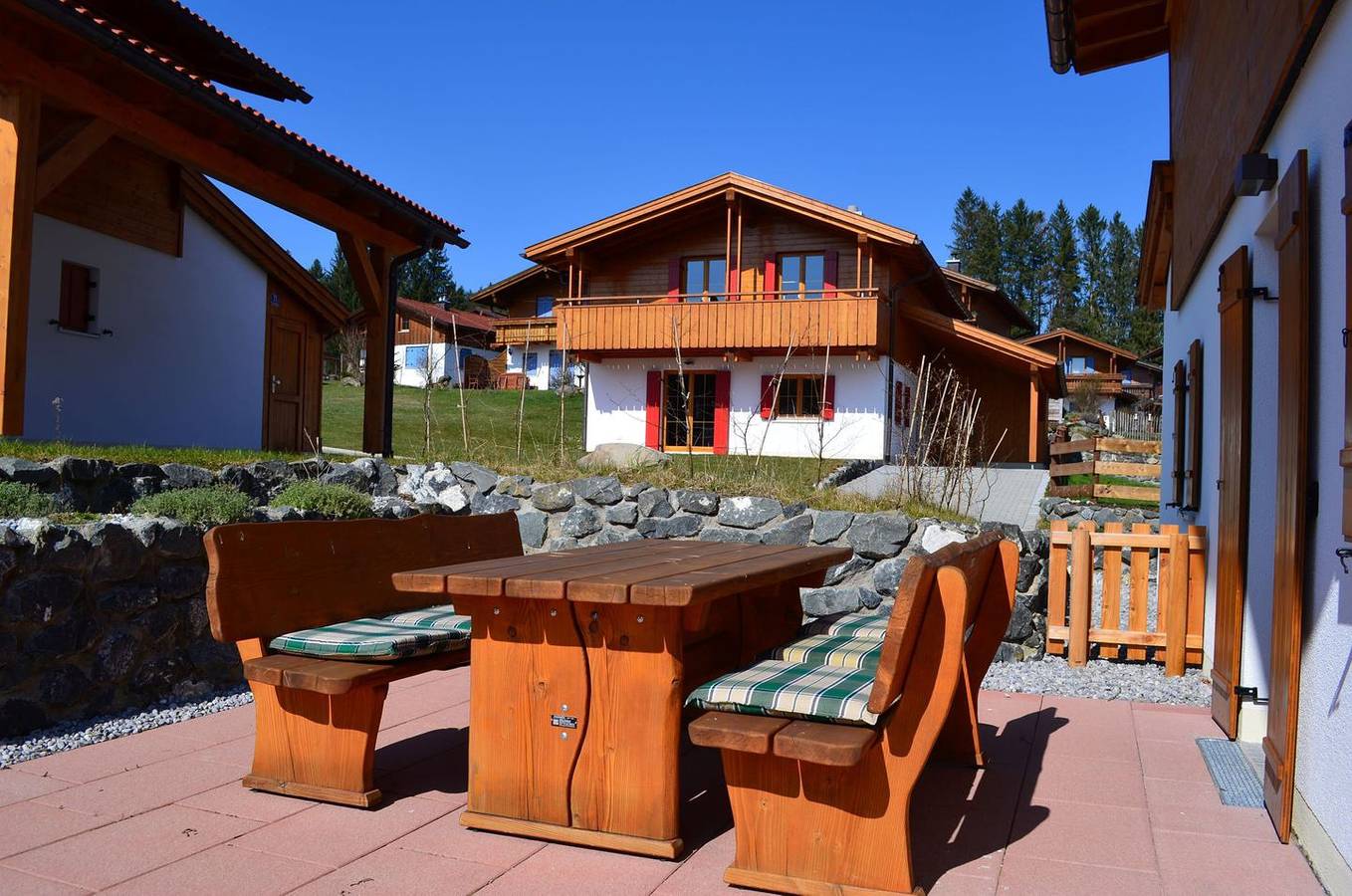 Freistehendes Ferienhaus mit Sauna, Berg- und Seeblick im Feriendorf am Lechsee in Lechbruck am See, Bayerisch Schwaben