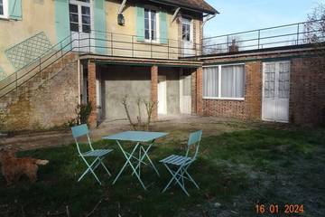 Gîte pour 5 personnes, avec jardin et terrasse, animaux acceptés à Treuzy-Levelay