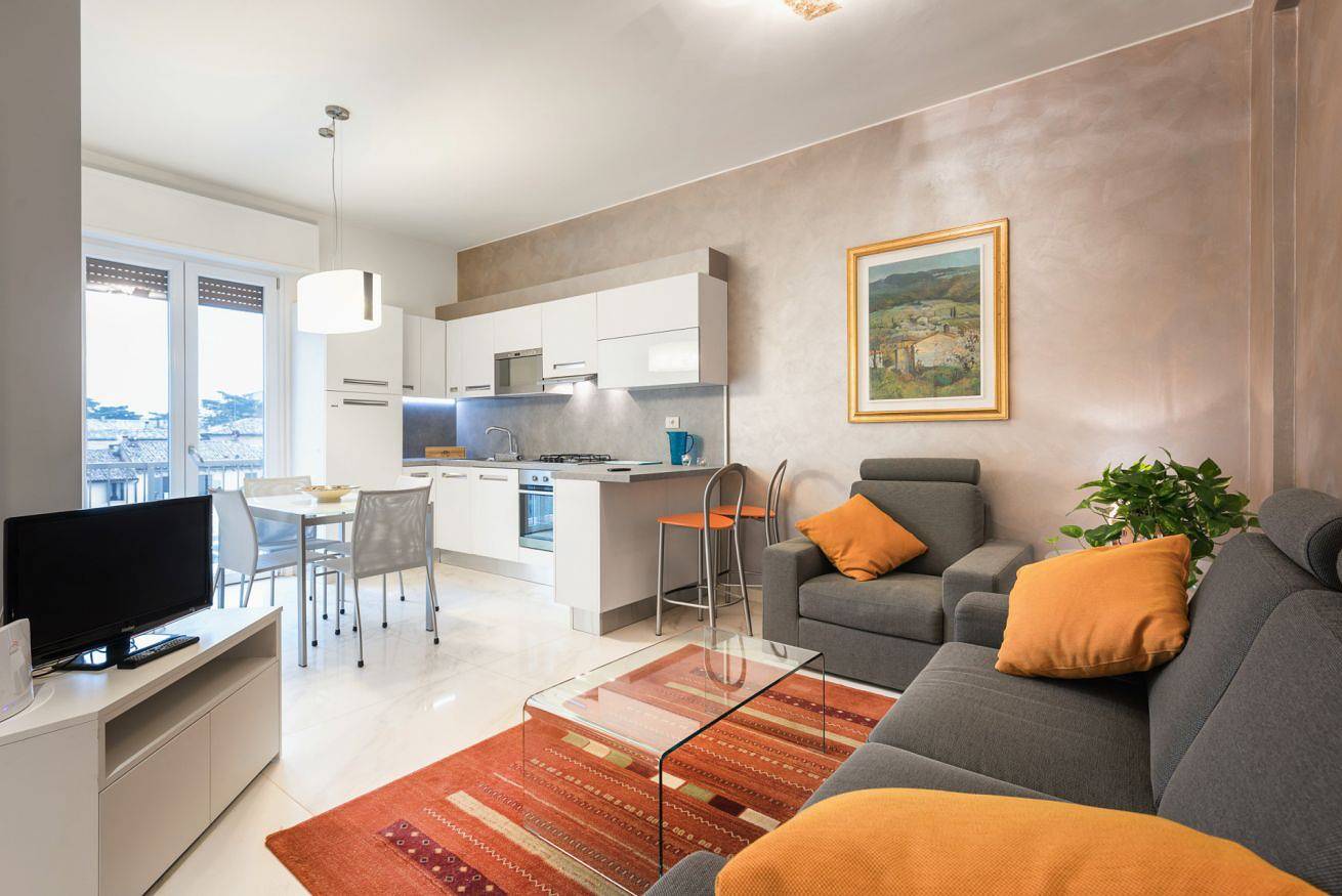 Entire apartment, Bright and elegant apartment with 3 beds. in Centro Storico, Verona