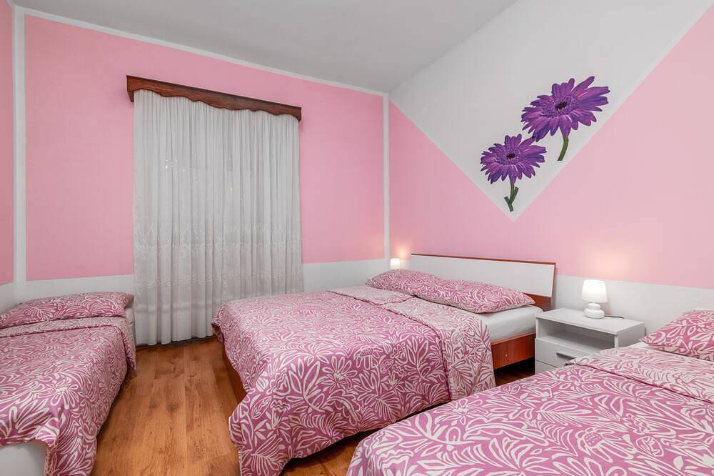 Ganze Wohnung, 2-Zimmer-Ferienwohnung mit Pool Cancini, Porec in Kukci, Porec und Umgebung