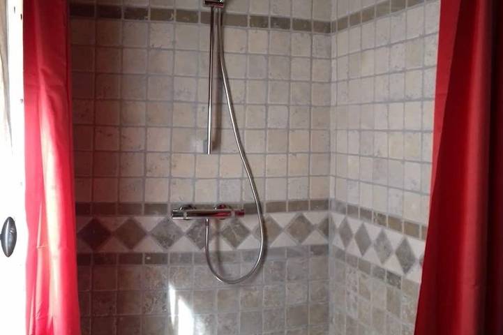 Gîte pour 6 personnes, avec jardin et balcon, animaux acceptés à Bluffy - 4