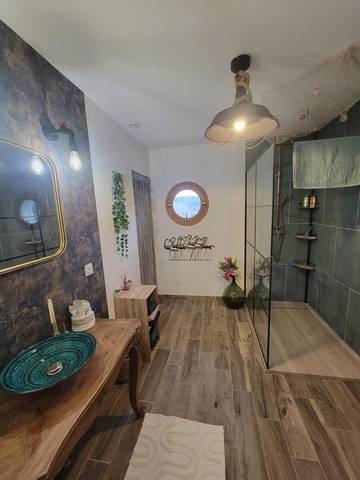 Gîte pour 3 personnes, avec jardin, animaux acceptés à Belvézet