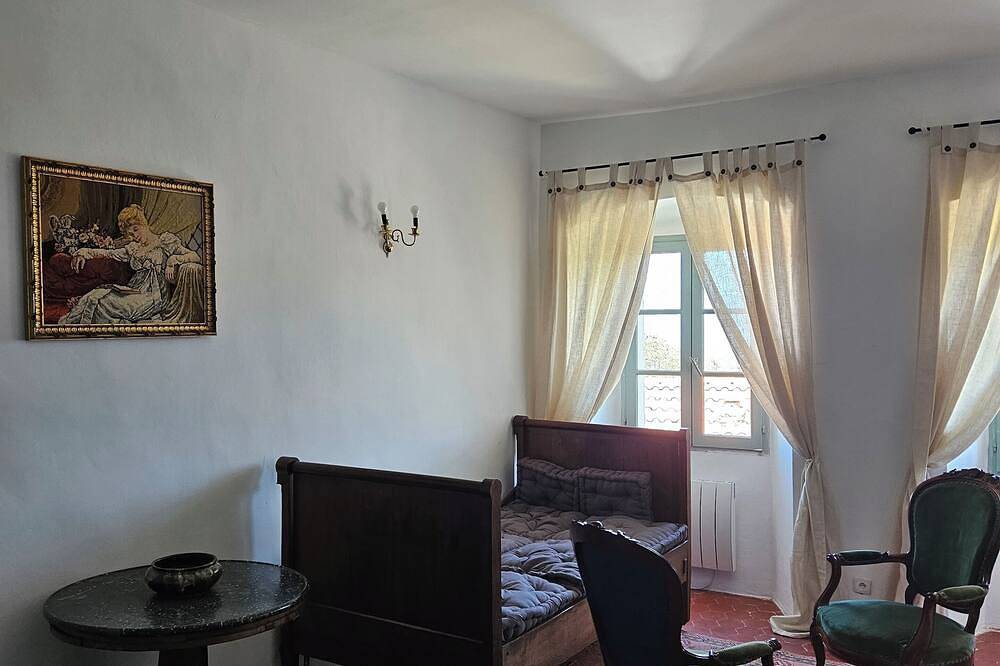 Master bedroom with living room in Rapale, Calvi e dintorni
