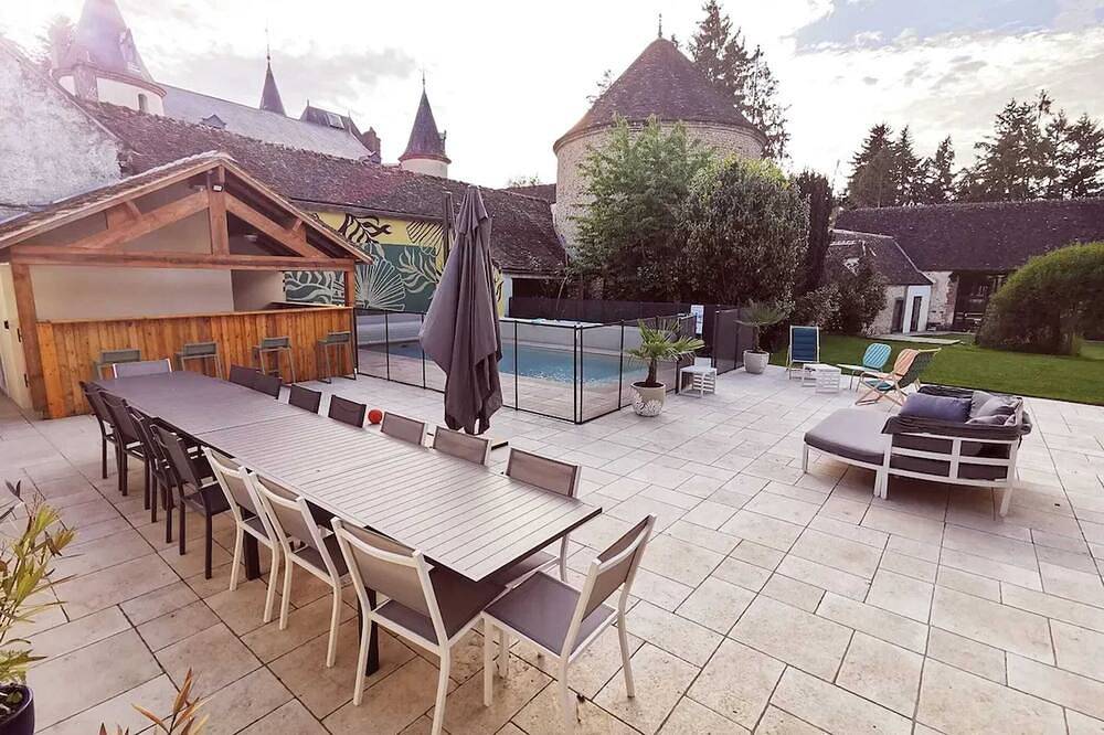 Homerez - Amplia villa cerca de Senonches con piscina privada in Senonches, Parc naturel régional du Perche