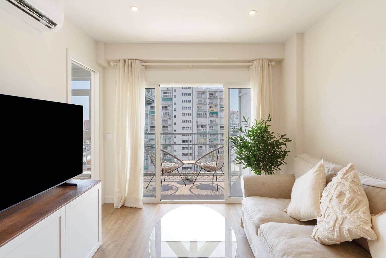 Appartement entier, Appartement 'Olivanay' avec vue sur la mer, Wi-Fi et climatisation in Benalmádena Costa, Benalmádena