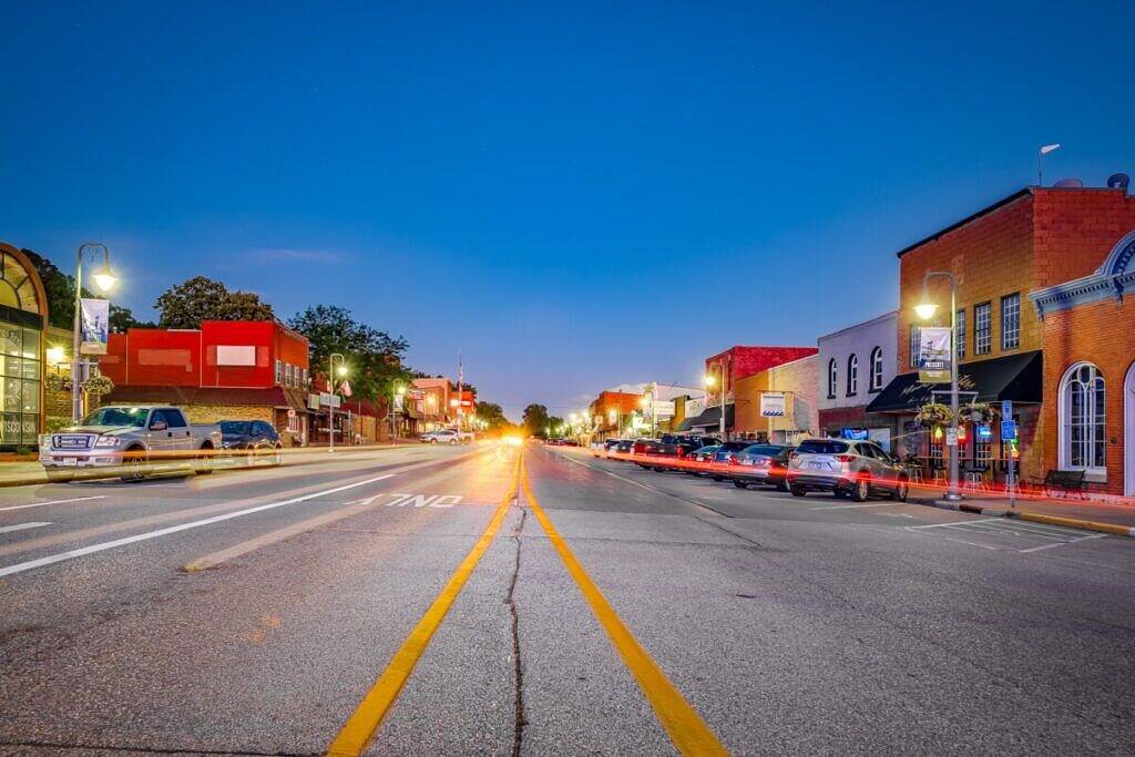 Relax & Refresh | Free Parking & Extra Vanity in Pierce County (WI)