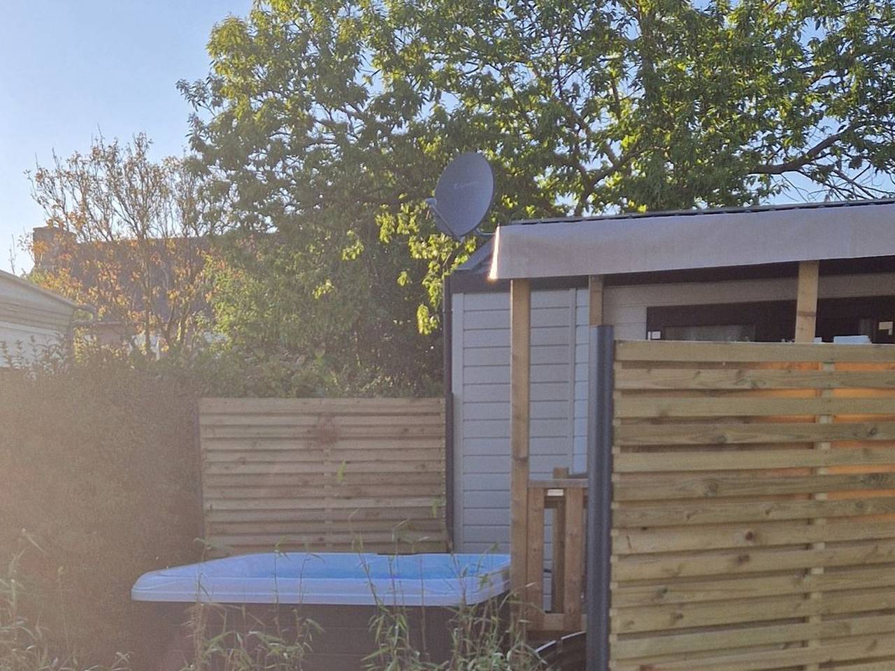 Mobile home with private spa and terrace in Pordic in Pordic, Côte de Goëlo