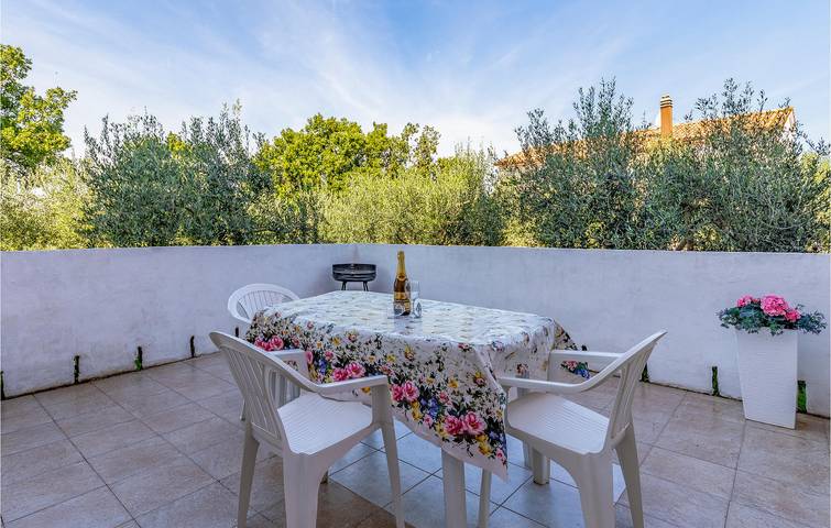 Ferienwohnung für 4 Personen, mit Terrasse, mit Haustier in Sisan - 4