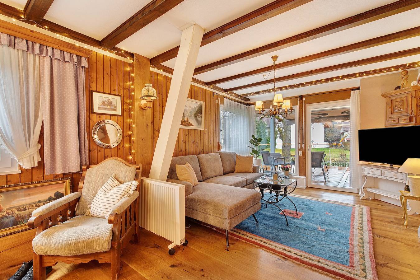 Ganze Wohnung, Wohnung 1 – Gemütliche Ferienwohnung mit Terrasse & Flusszugang in Indelhausen, Hayingen