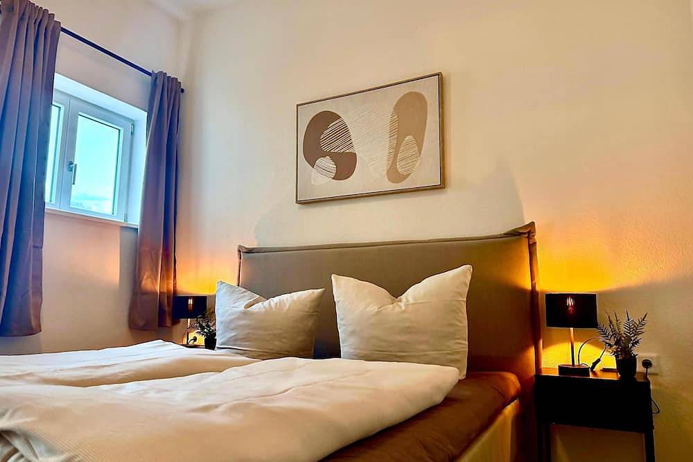 Ganze Wohnung, Exklusive Ferienwohnung im Schloss Espasingen in Espasingen, Stockach
