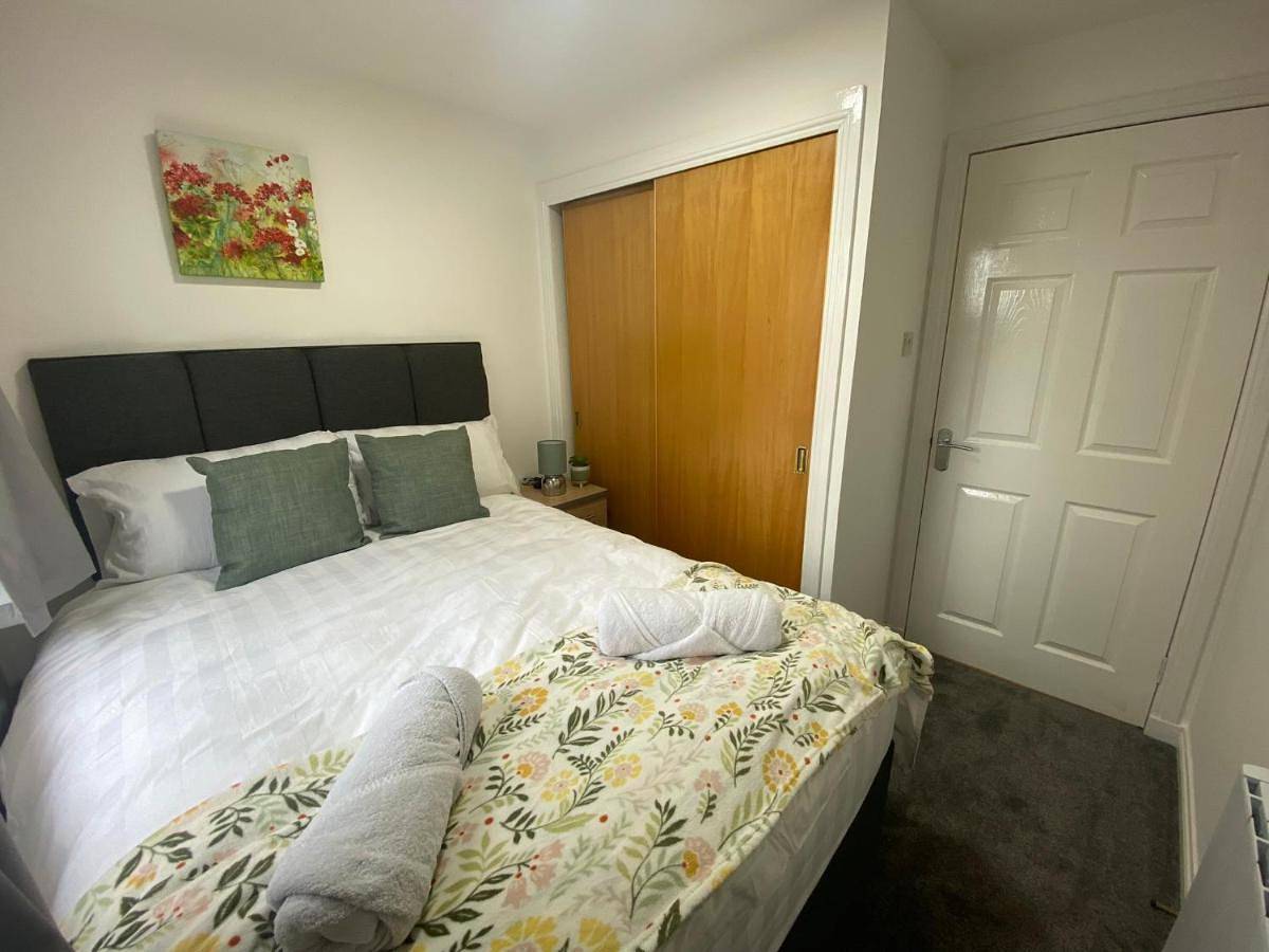 Entire apartment, Two-Bedroom Apartment in Dunfermline, Fife region