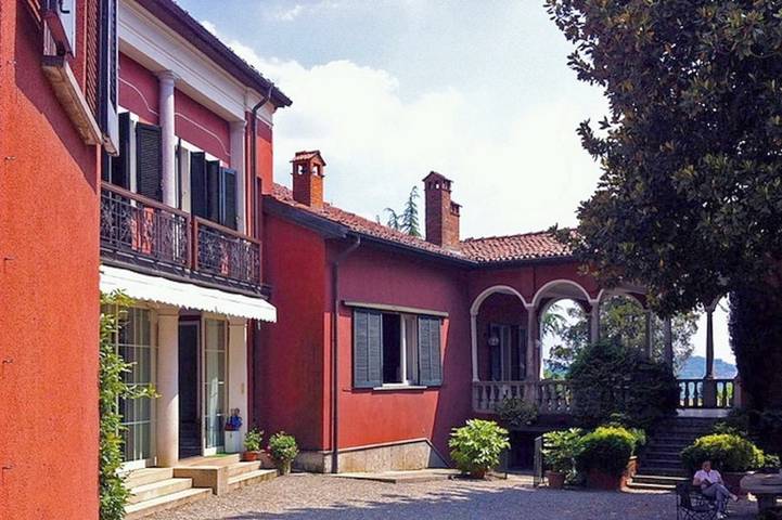 B&b voor 5 personen, with tuin and uitzicht as well as zwembad and kinderzwembad, kindvriendelijk aan Lago Maggiore