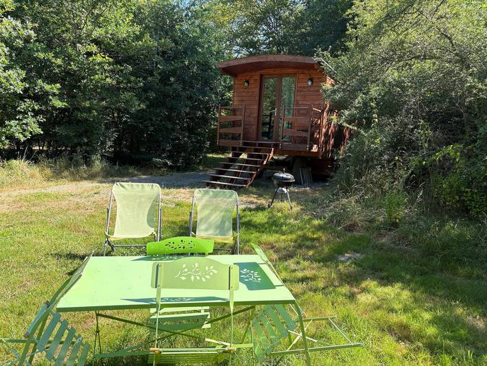 Autonome Roulotte de Charme avec Confort Moderne en Pleine Nature et à Proximité de Châteauroux in Ardentes, Châteauroux und Umgebung