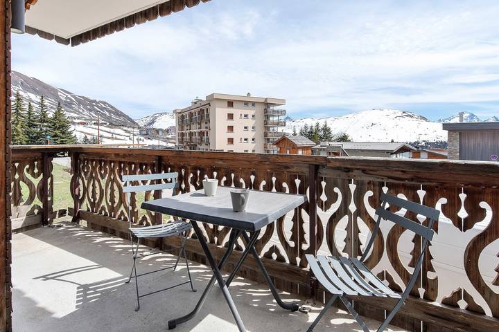 Vakantiewoning voor 4 personen, with Balkon and Whirlpool as well as Tuin and Kinderzwembad in Huez