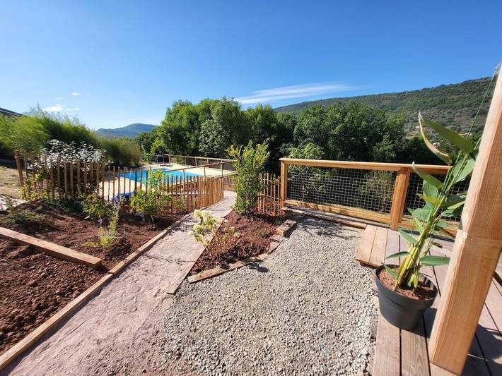 Chalet pour 2 personnes, avec piscine et jardin ainsi que balcon et jacuzzi dans l' Aveyron - 4