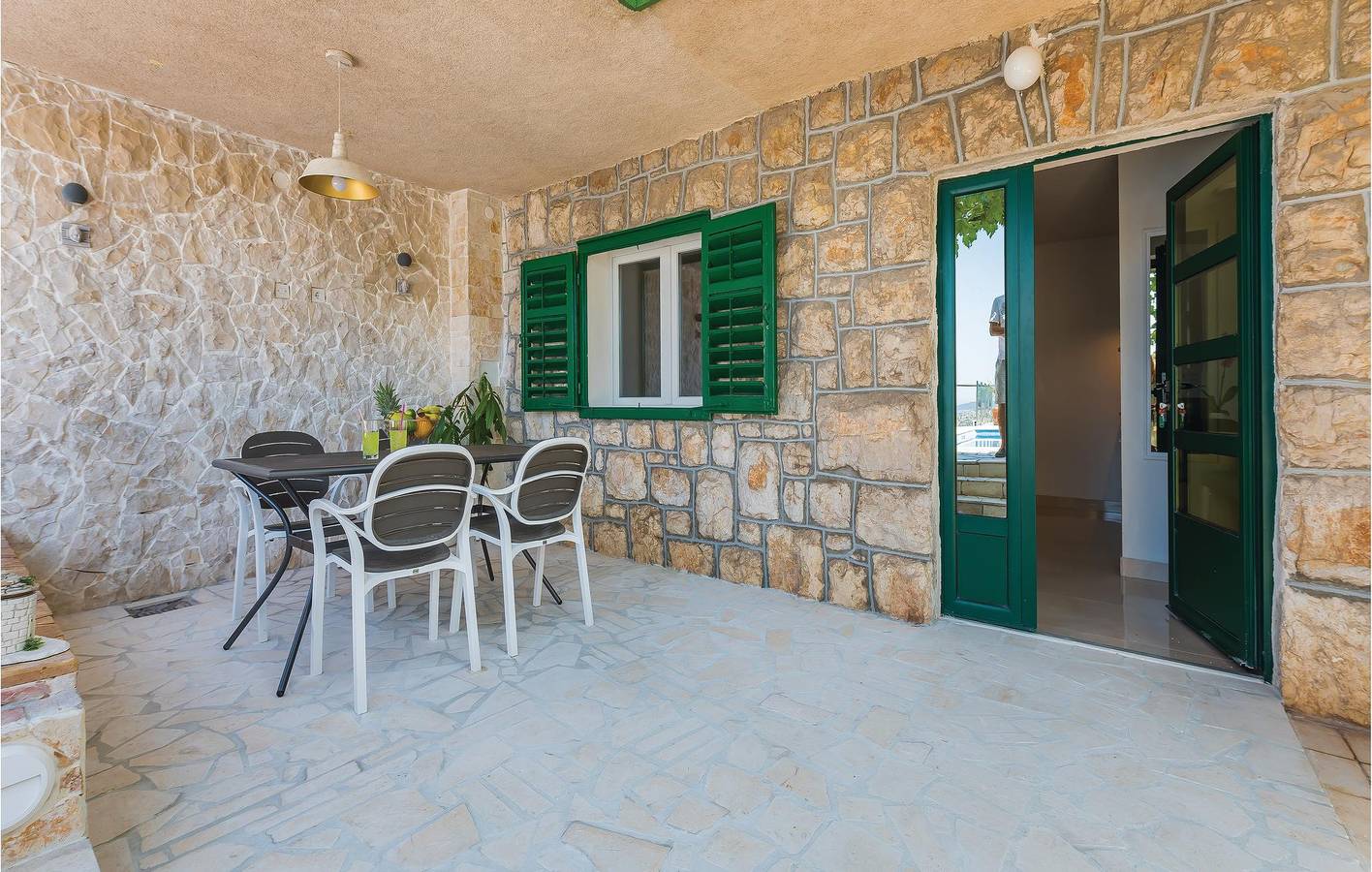 Apartamento vacacional entero, Apartamento de vacaciones para 3 personas con terraza in Šibenik, Condado De Šibenik-Knin