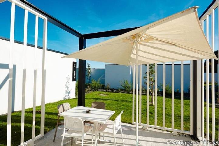 Gîte pour 4 personnes, avec Terrasse ainsi que Jardin et Piscine