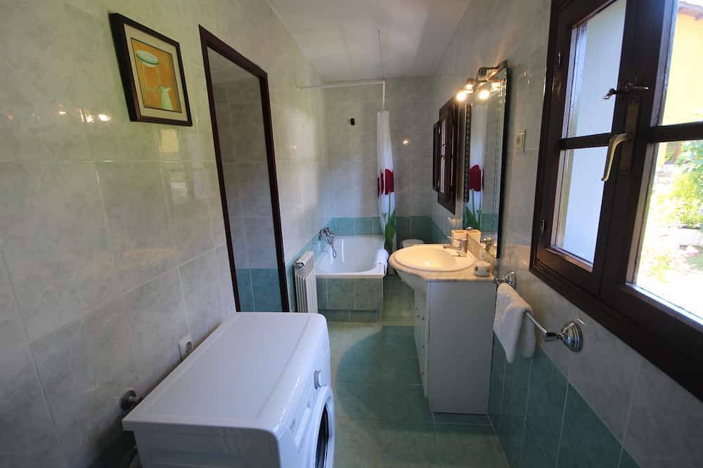 Casa San Juan pour 4 personnes. 5 km de la plage. Entre mer et montagne in Ribadesella, Côte Cantabrique