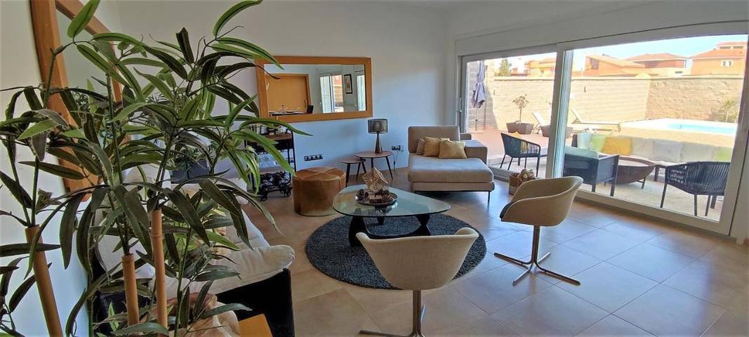 Casa rural para 12 personas, con Balcón y Jacuzzi además de Terraza y Jardín en Felix