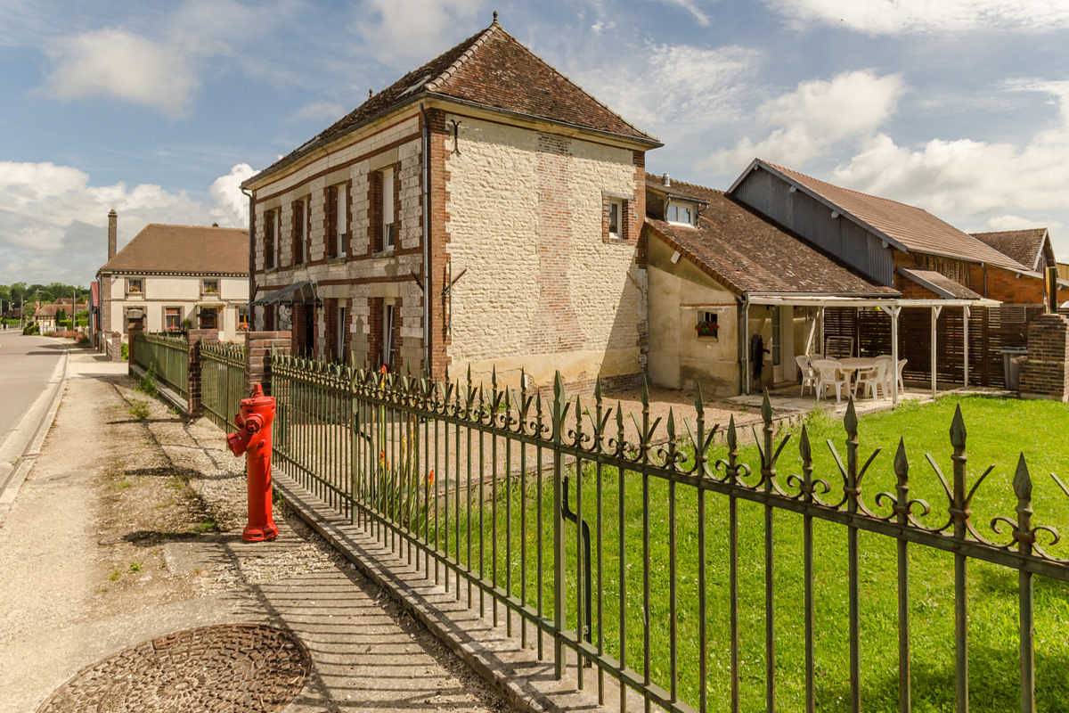 Les Cas Rouge in Chamoy, Aube
