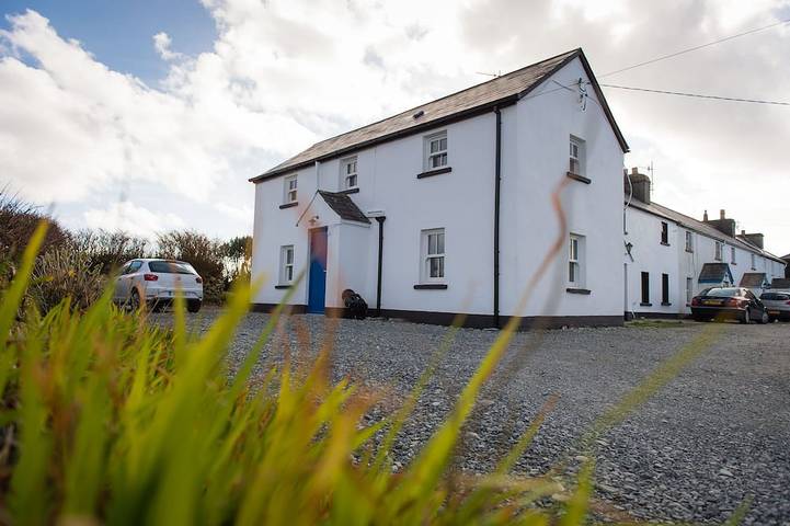 Beach house for 8 people, with garden, with pets in Ireland