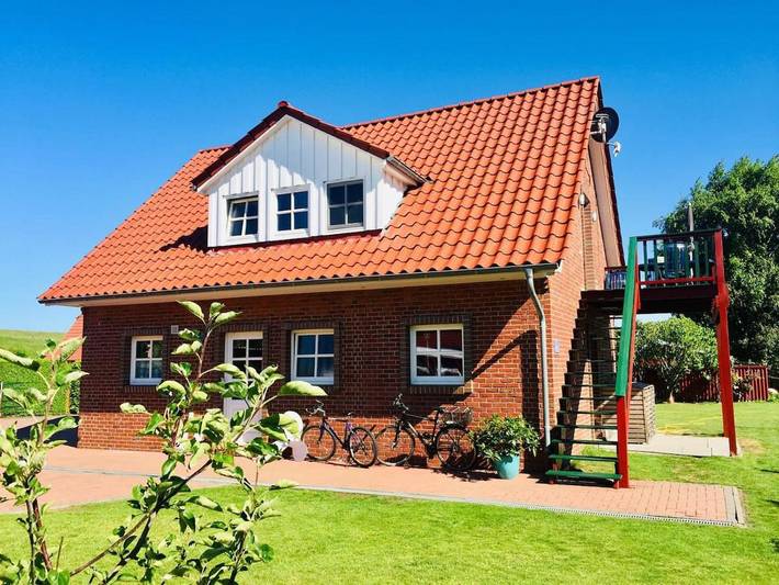 Ferienwohnung für 4 Personen, mit Balkon und Terrasse sowie Garten