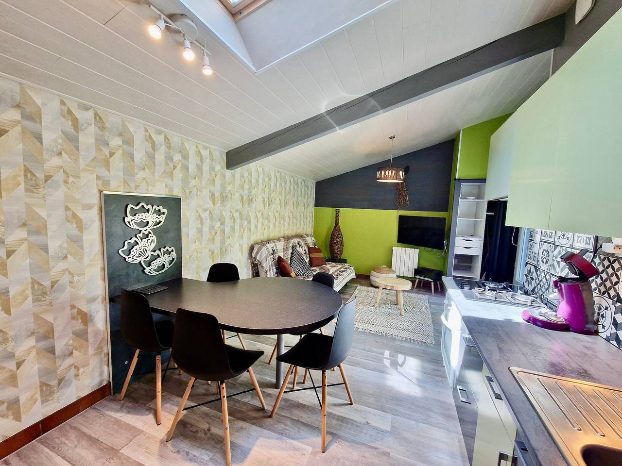Appartement entier, Appartement au calme à 50 m d'une rivière avec terrasse privée in Vieille-Brioude, Parc Naturel Régional Livradois-Forez