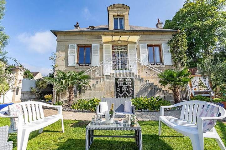 Gîte pour 10 personnes, avec jacuzzi et jardin à Cires-lès-Mello
