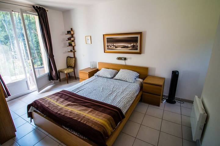 Location de vacances pour 10 personnes, avec terrasse ainsi que jacuzzi et jardin à Roujan - 4