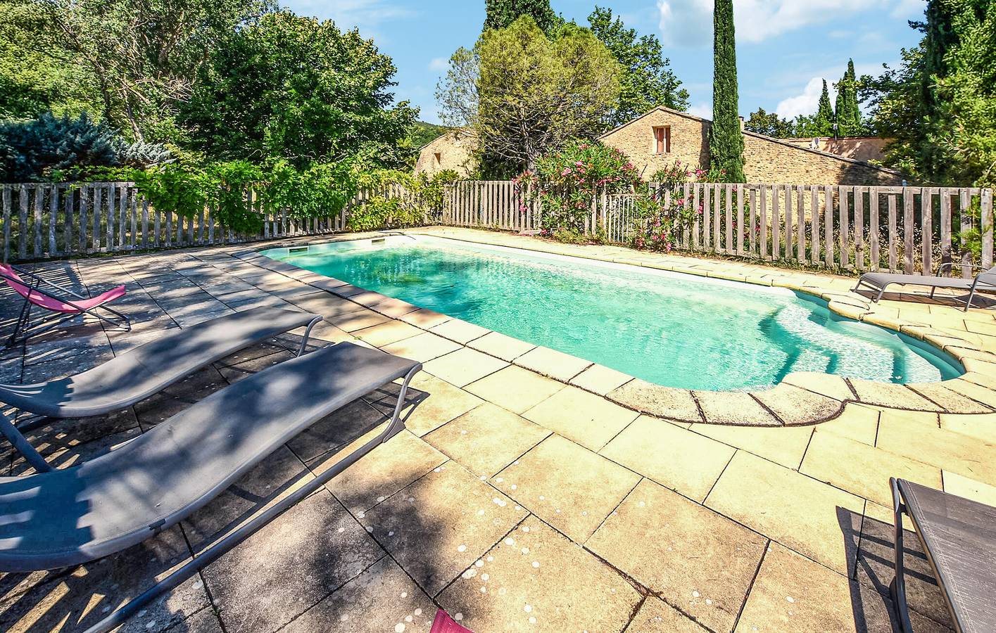 Bergblick-Retreat mit Pool und WiFi in Malaucène in Malaucène, Parc naturel régional du Mont-Ventoux