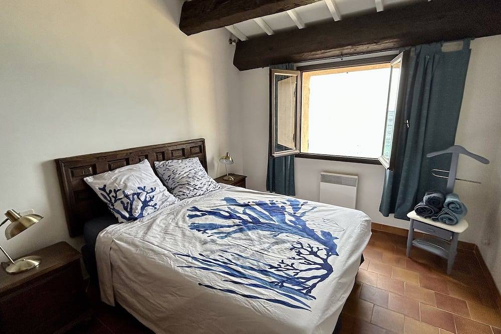 Beachfront villa, terrace and air conditioning, 5 min beach in Sausset-les-Pins, Mediterranean Coast (France)