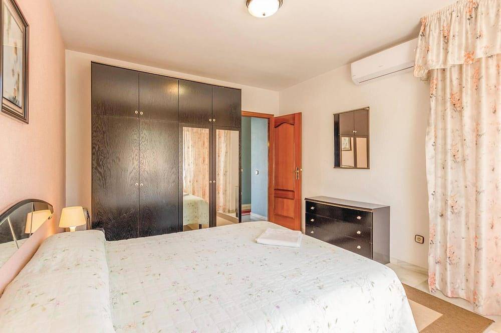 Entire apartment, 3 bedroom lovely apartment in Malaga in Churriana, Malaga