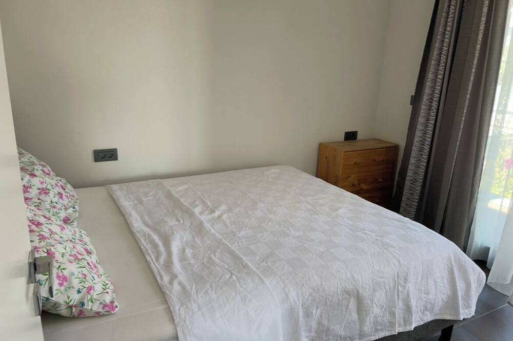 3-bedroom villa in charming Çeşme with cool Ac breeze in Cesme, Tyrkiske Ægæer