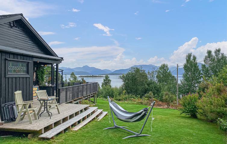Ferienhaus für 6 Personen mit Terrasse in Tingvoll, Nördliches Fjordnorwegen